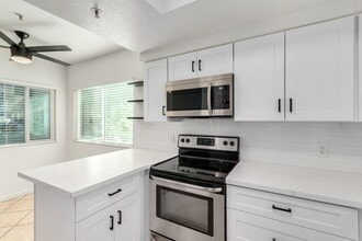 1825 W Ray Rd in Chandler, AZ - Foto de edificio - Building Photo