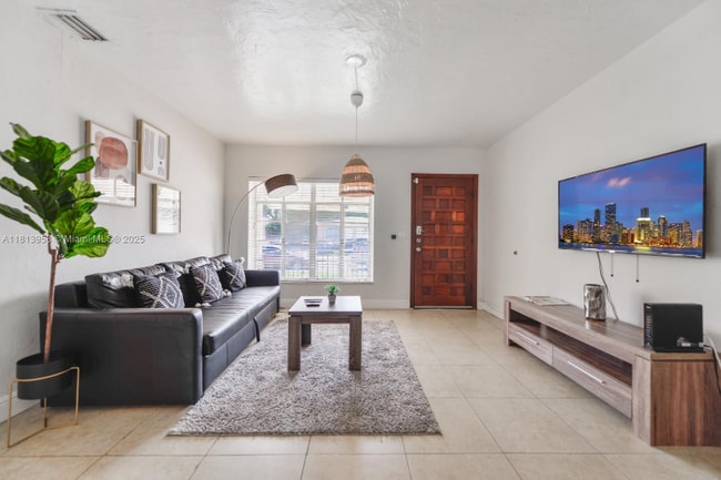 225 NW 14th Ave in Miami, FL - Building Photo - Building Photo