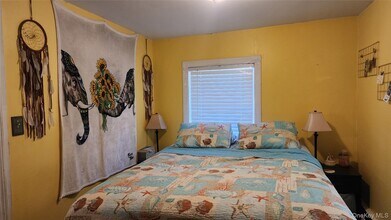 193 Commack Rd in Mastic Beach, NY - Building Photo - Building Photo