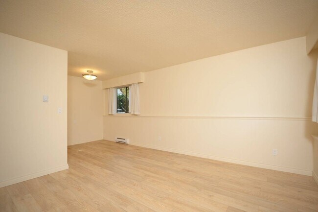 477 Superior St in Victoria, BC - Building Photo - Building Photo