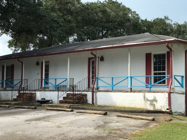 6200 W Fairfield Dr in Pensacola, FL - Building Photo - Building Photo