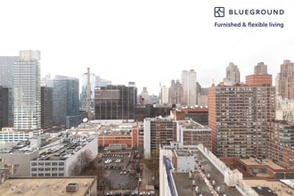 550 W 54th St in New York, NY - Building Photo - Building Photo