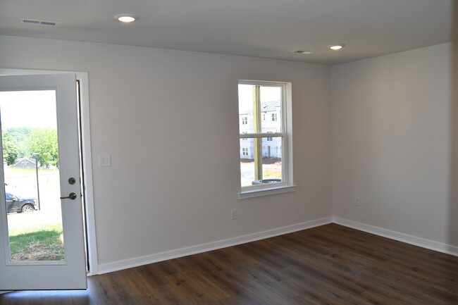 725 Peony Ln in Spring City, PA - Building Photo - Building Photo