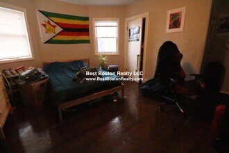 34 Speridakis Terrace, Unit 3 in Cambridge, MA - Foto de edificio - Building Photo