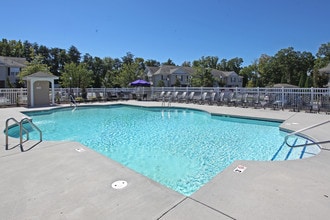 Alexandria Park Apartment Homes in High Point, NC - Foto de edificio - Building Photo