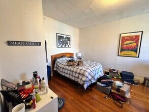 736 Washington St, Unit 5 in Brookline, MA - Building Photo - Building Photo