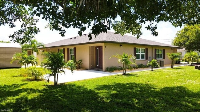 2303 NE 6th St in Cape Coral, FL - Building Photo - Building Photo
