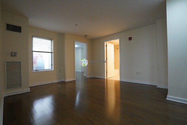 40 Boylston St, Unit 208 in Boston, MA - Foto de edificio - Building Photo