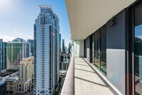 1010 Brickell Ave, Unit 3303 in Miami, FL - Foto de edificio - Building Photo