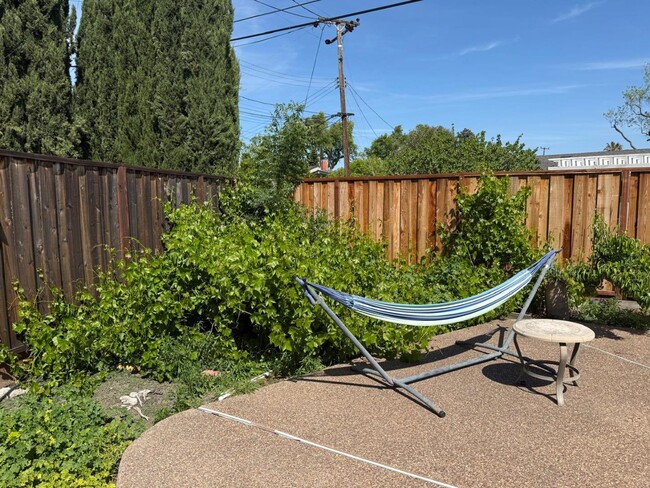 property at 1841 Briarwood Dr