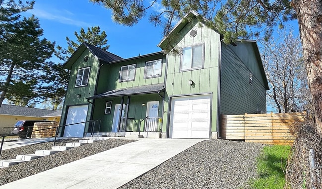 property at 27 Dogwood St S