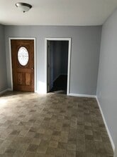 19 Hobart St in Meriden, CT - Foto de edificio - Building Photo