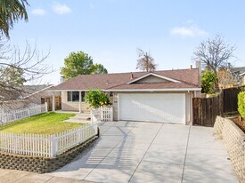 3659 Madrid Ct in San Jose, CA - Building Photo