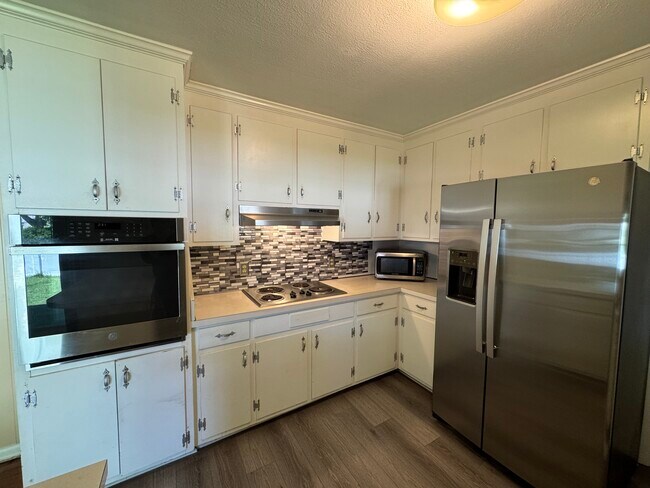 117 Southerland Dr in Hampton, VA - Building Photo - Building Photo