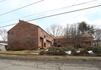 Loder Court in Endicott, NY - Building Photo - Building Photo