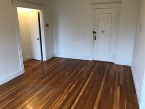 65 Park Dr, Unit Park Dr #4 in Boston, MA - Building Photo - Building Photo