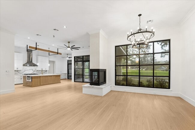 property at 5 Buttonbush Ct