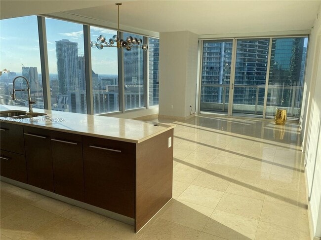 475 Brickell Ave in Miami, FL - Building Photo - Building Photo