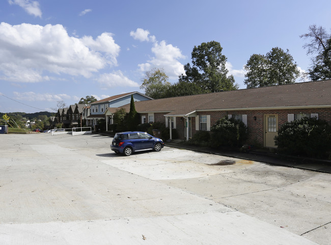 2028-2062 Belle Terra Rd in Knoxville, TN - Foto de edificio - Building Photo