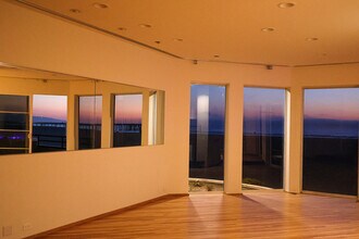 3505 Ocean Front Walk, Unit 3505 in Marina Del Rey, CA - Foto de edificio - Building Photo