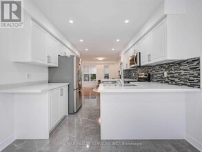 5985-5985 Creditview Rd in Mississauga, ON - Building Photo - Building Photo