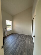 1714 W Park Wood Ln in Tucson, AZ - Foto de edificio - Building Photo