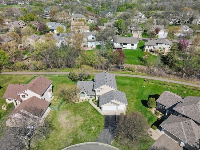 2340 Edinbrook Terrace in Minneapolis, MN - Building Photo - Building Photo