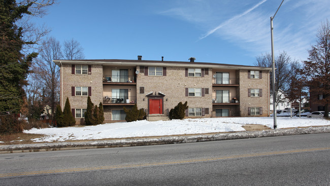 Oakfield North Apartments in Baltimore, MD - Building Photo - Building Photo