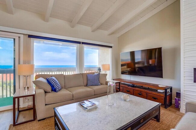 437 Hwy 101 in Solana Beach, CA - Building Photo - Building Photo