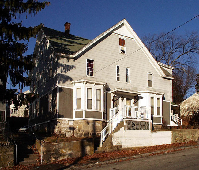 4-12 Woodland St in Lawrence, MA - Foto de edificio - Building Photo