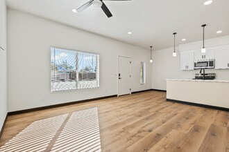 3820 E Fort Lowell Rd in Tucson, AZ - Foto de edificio - Building Photo