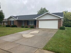 380 Ironwood Dr in Sidney, OH - Building Photo