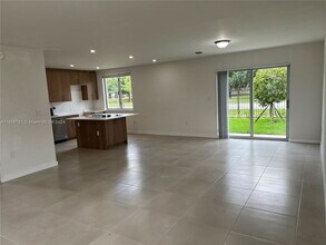 199 Redland Rd-Unit -B1 in Homestead, FL - Building Photo - Building Photo