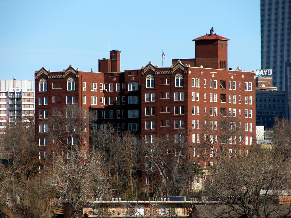 Sophian Park Plaza in Tulsa, OK - Building Photo