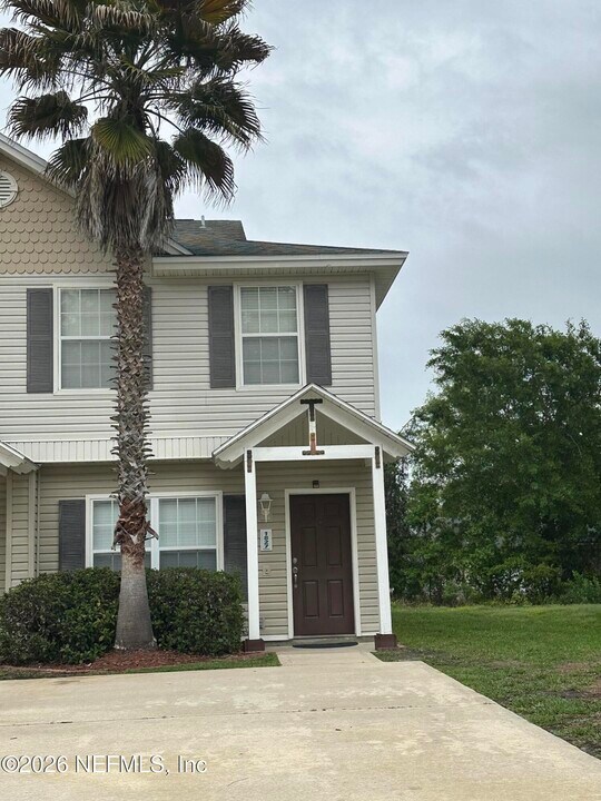 1827 Lago Del Sur Drive in Middleburg, FL - Building Photo