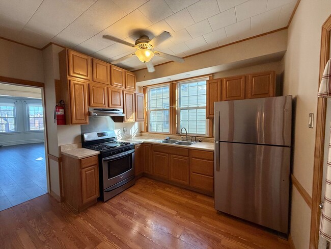216 Laurel Ave in Kearny, NJ - Foto de edificio - Building Photo