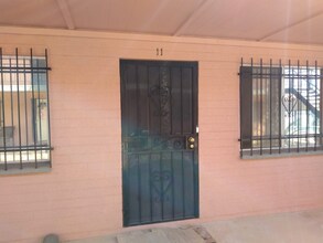 1031 N Holly Ave, Unit 11 in Tucson, AZ - Foto de edificio - Building Photo