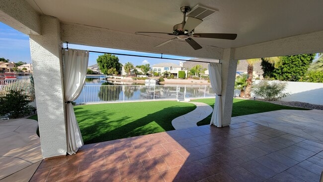 property at 5660 W Abraham Ln