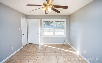 5414 6th St in Lubbock, TX - Building Photo - Building Photo