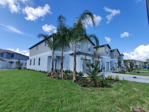 23251 Willow Glen Way in Lutz, FL - Building Photo - Building Photo