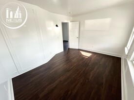 324 Willow St, Unit 3 in Waterbury, CT - Building Photo