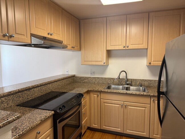 10016 Maya Linda Rd in San Diego, CA - Building Photo - Building Photo