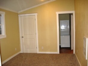 215 Vancouver Ave in Medford, OR - Building Photo - Building Photo