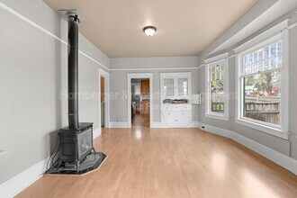 922 4th St in Cheney, WA - Building Photo - Building Photo