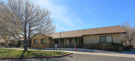 Silverada Manor in Reno, NV - Foto de edificio - Building Photo