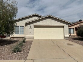 9011 E Weyburn Dr in Tucson, AZ - Building Photo