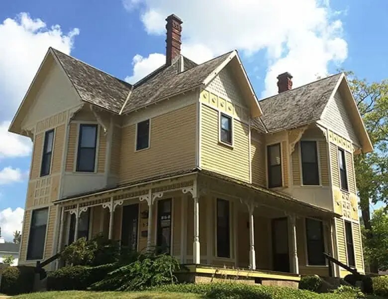 532 S Walnut St in Bloomington, IN - Foto de edificio