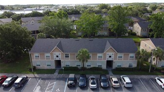 9909 Sweepstakes Ln in Orlando, FL - Building Photo