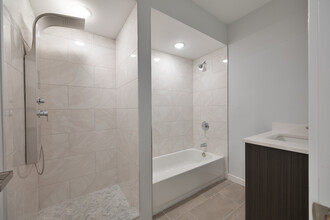 645 N Brooklyn St in Philadelphia, PA - Building Photo - Interior Photo