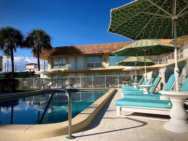 4850 NE 5th Ave in Boca Raton, FL - Building Photo - Building Photo